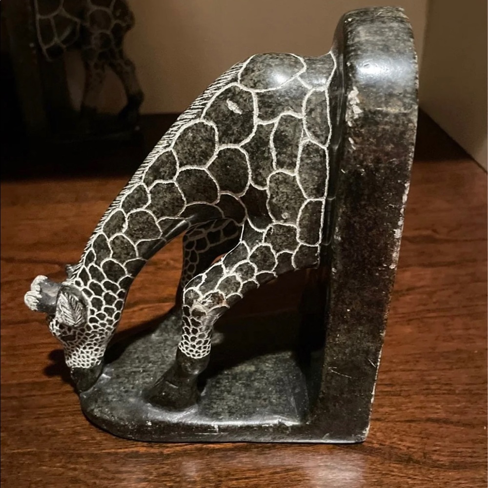 Giraffe Bookends - Picture 3 of 10